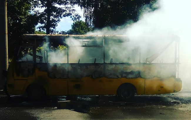 В Чернигове загорелась маршрутка с пассажирами